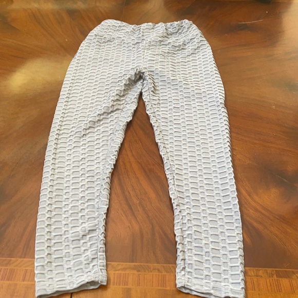 Amazon Essentials Booty Leggings small - Picture 1 of 4